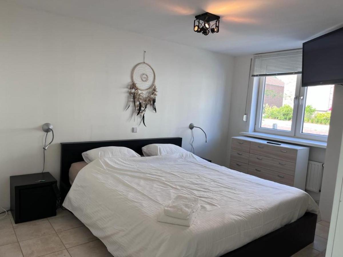 Comfortabele Woning Met Omheinde Tuin Aan Water Voor 12 P Oostburg Zewnętrze zdjęcie